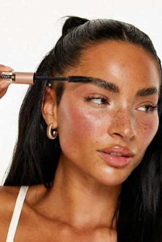 Live Fraiche display of natural lash conditioning in a compact form