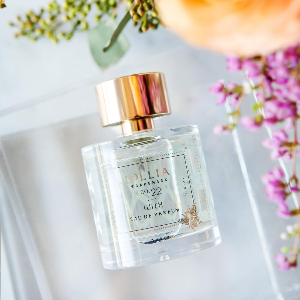 LOLLIA Wish jasmine leaf nuance inspires daytime elegance and calm.