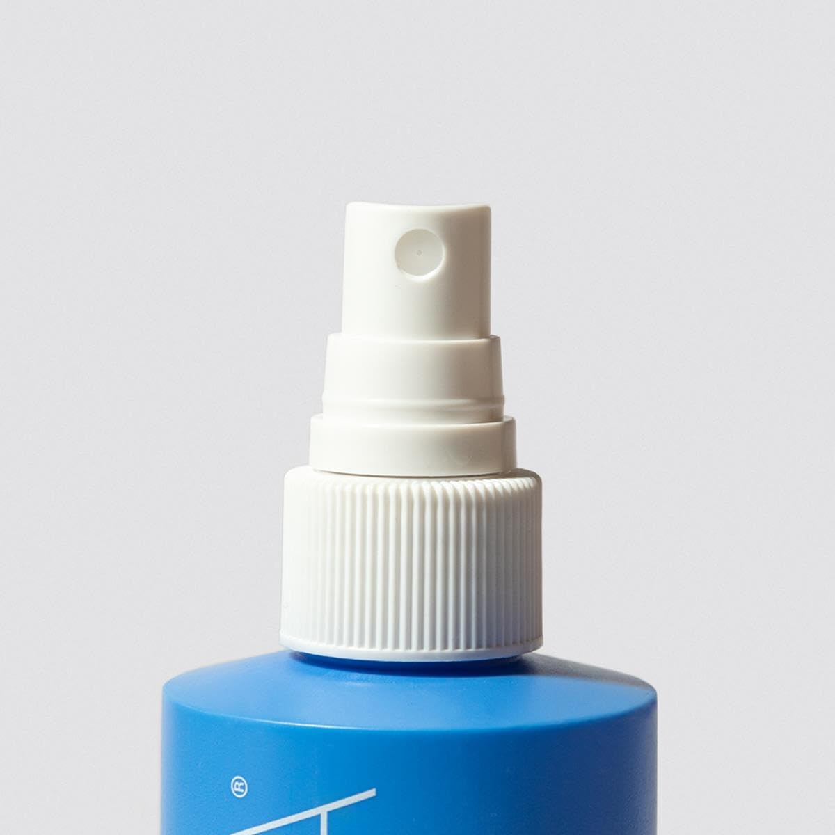 Loma leave-in conditioner detangles hair with texture-boosting sea salt lift.