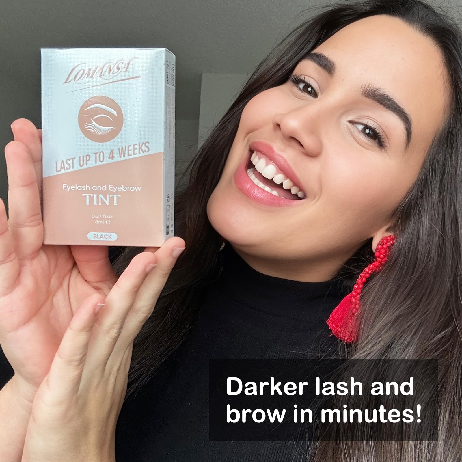 Lomansa disposable gloves protecting skin during at-home tinting.