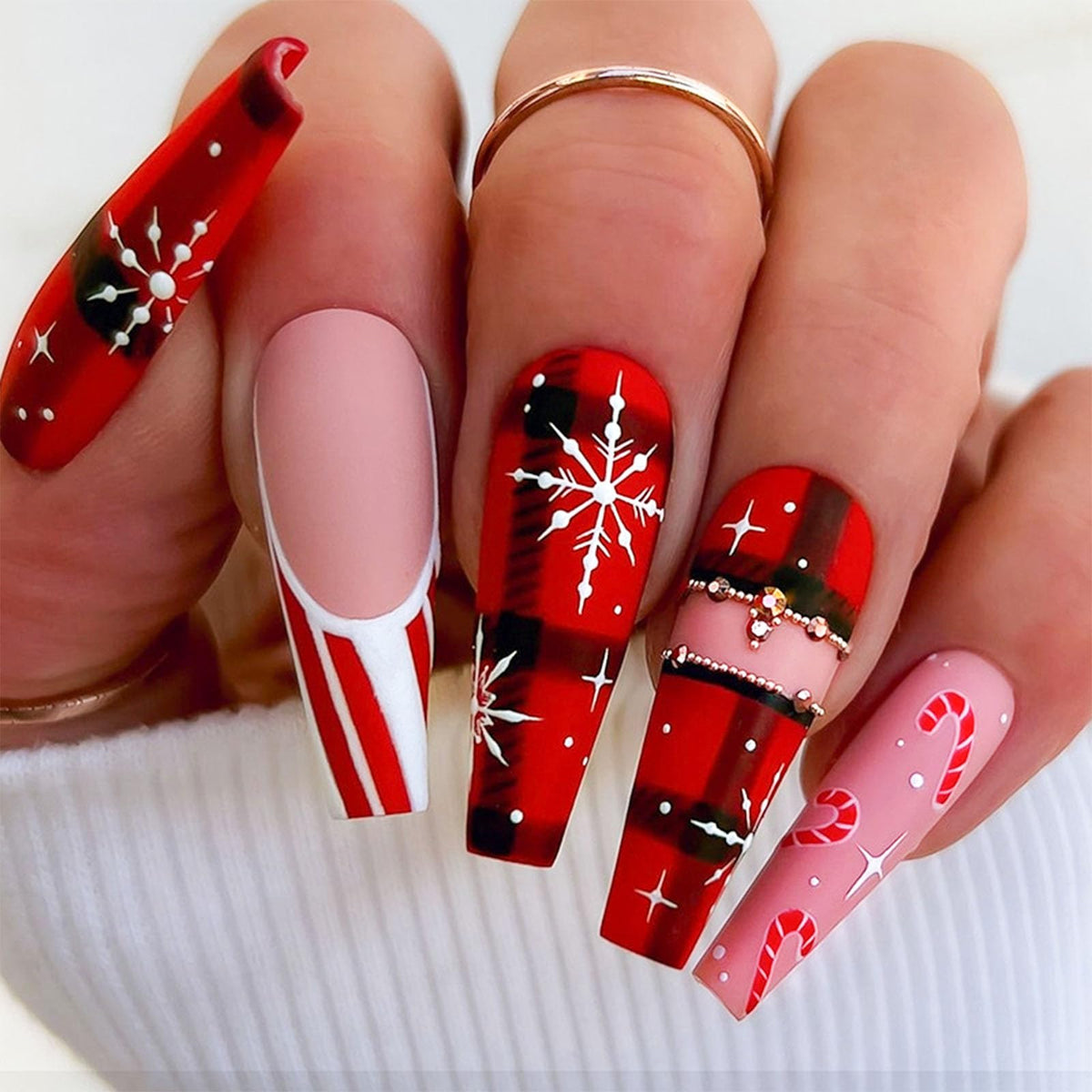 Lomxene Christmas press-on nails coffin red full cover for an easy festive manicure