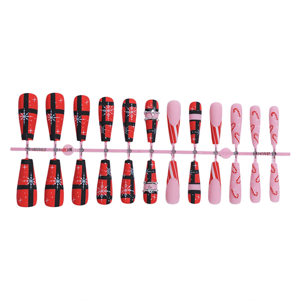 Lomxene nails worn on hand for quick party-ready look