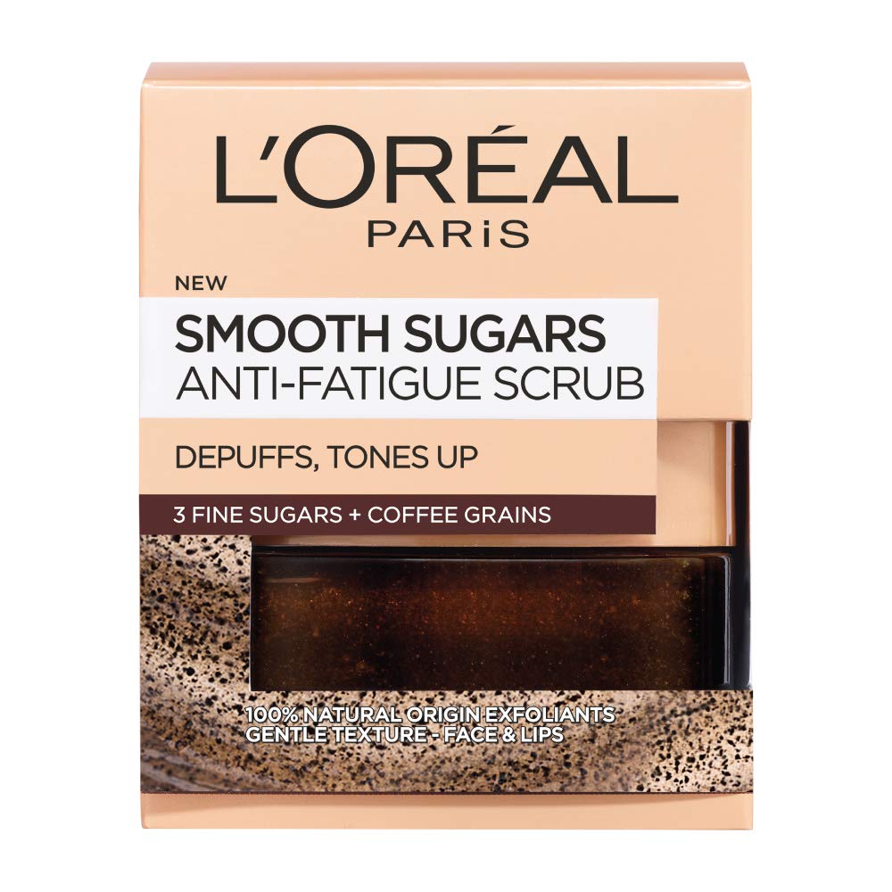 L’Oréal Paris Pure Sugar Scrub: aplicación en labios para refinar y suavizar.