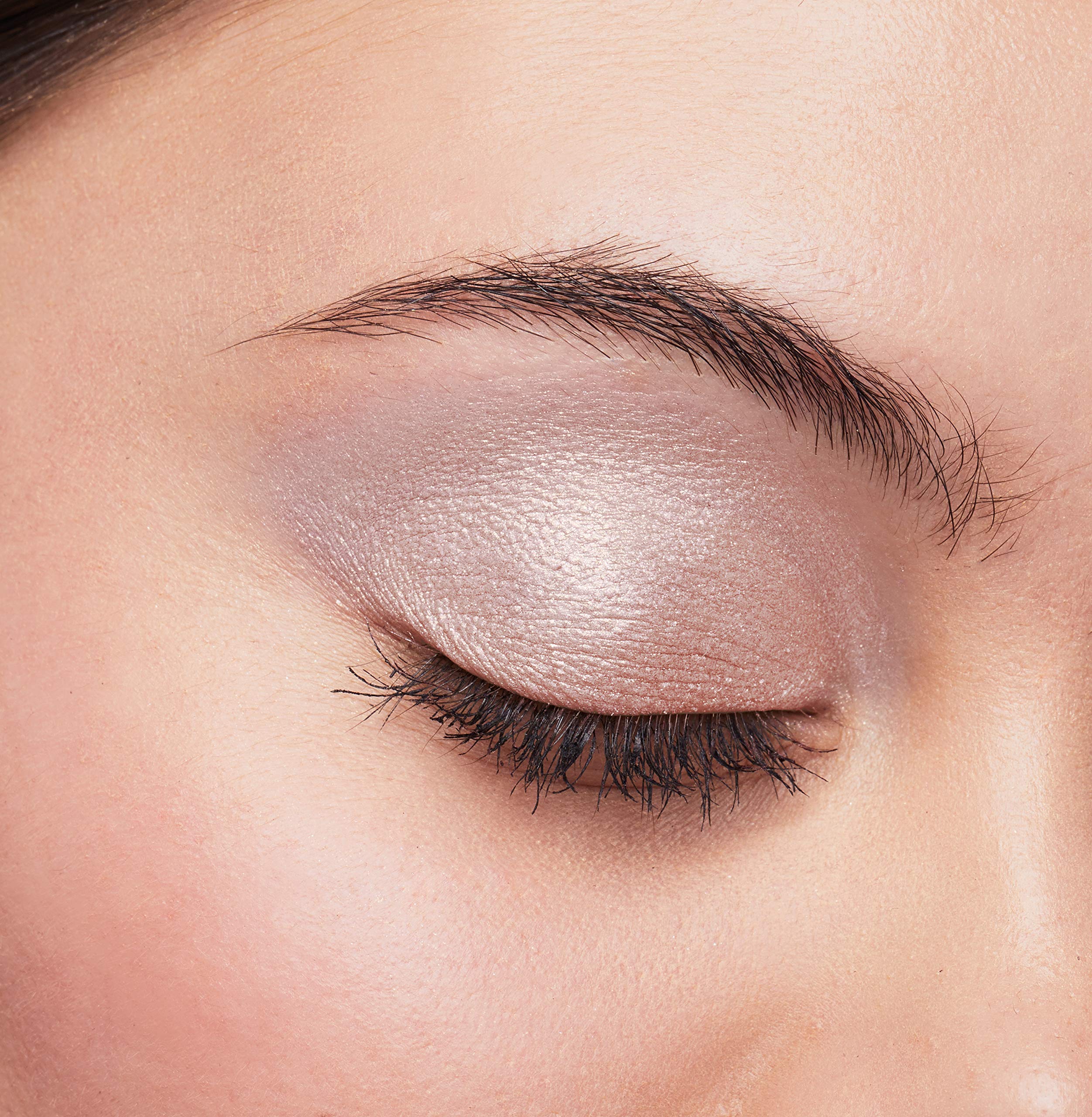 L'Oreal Paris Brilliant Eyes Diamond Drop glow enhances eye look with luminous pigment