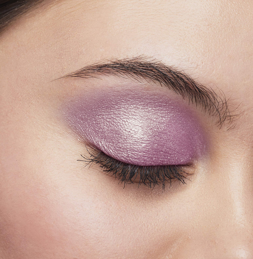 L'Oreal Paris Brilliant Eyes transfer-proof finish stays put without staining
