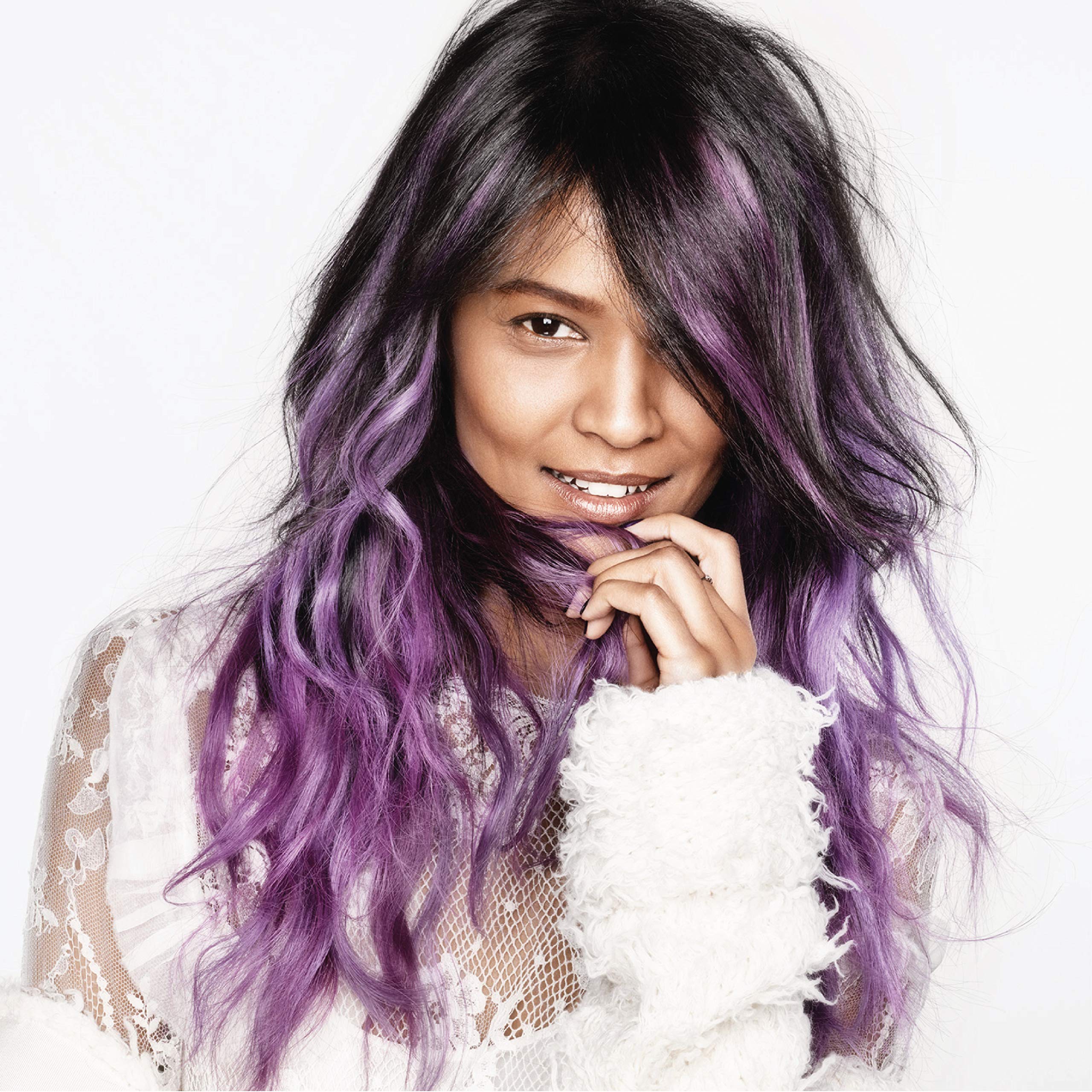 L’Oréal Paris Colorista Midnight Blue hair swatch on brunette shows subtle, washable color.