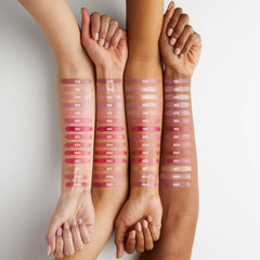 L'Oreal Paris Colour Riche Raspberry Rush application shows smooth lips with satin finish
