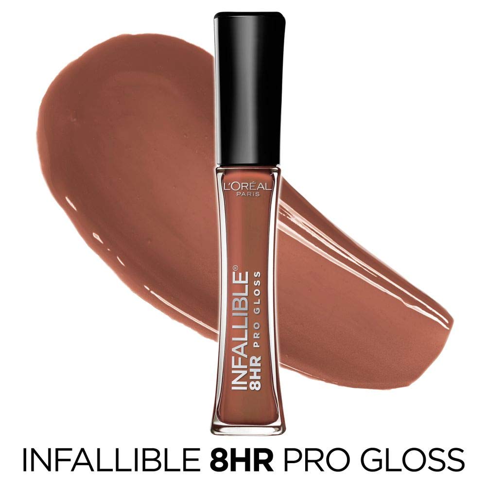 L'Oreal Paris Infallible gloss with Petit Coeur applicator closeup showing precise lip contour