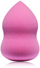 L’Oréal Paris Infallible Blend Artist sponge closeup shows smooth blending.