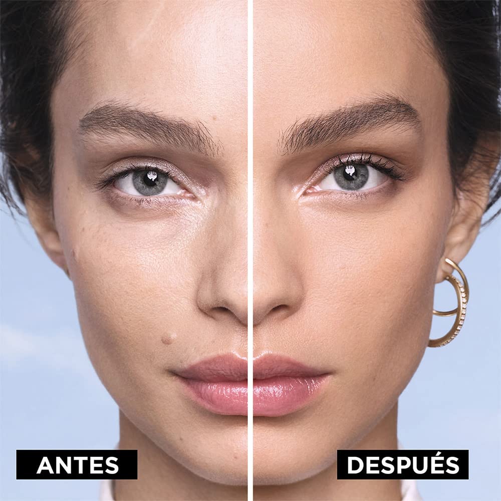 L’Oréal Paris Infallible Fresh Wear powder texture closeup, silky and breathable.