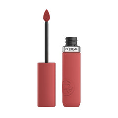 L'Oreal Paris Infallible Matte Resistance Crush Alert 645 application demonstrates precise, long-lasting color.