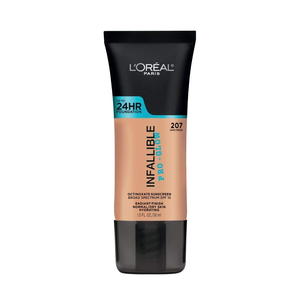 Close-up texture of Infallible Pro Glow foundation shows creamy, blendable consistency for easy blending