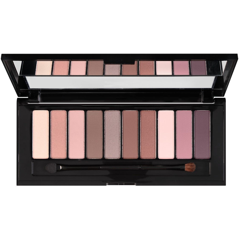 L’Oréal Paris La Palette Nude dual-tip brush enables precise application and blending.