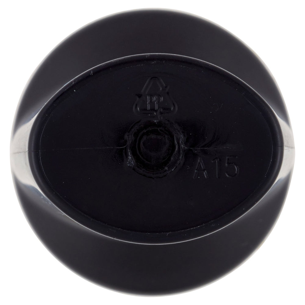 L’Oréal Paris Men Expert Carbon Protect lifestyle scene suggesting confident use