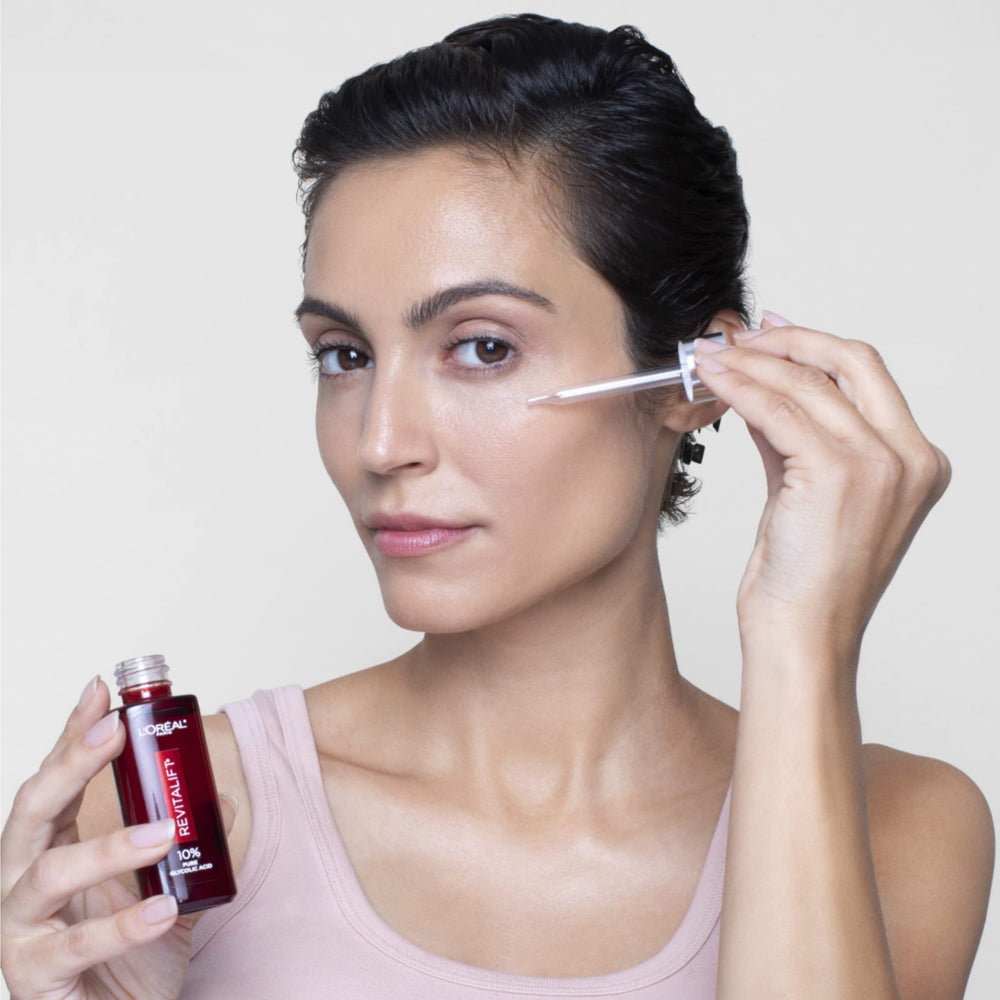 L'Oreal Paris Revitalift serum quick absorption image highlights fragrance-free formula for sensitive skin.