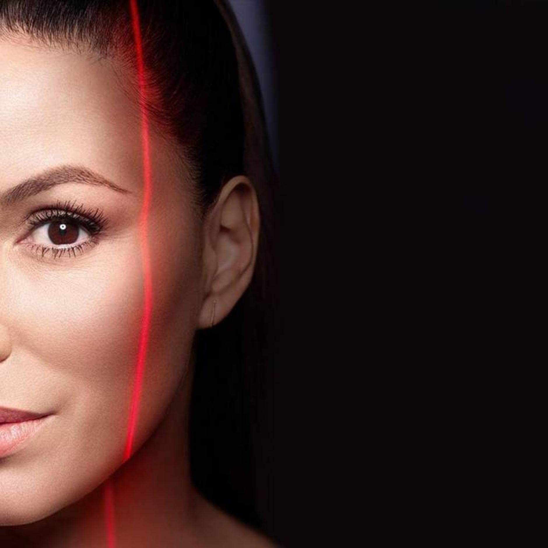 L'Oreal Paris Revitalift Triple Power application scene demonstrates nightly absorption.