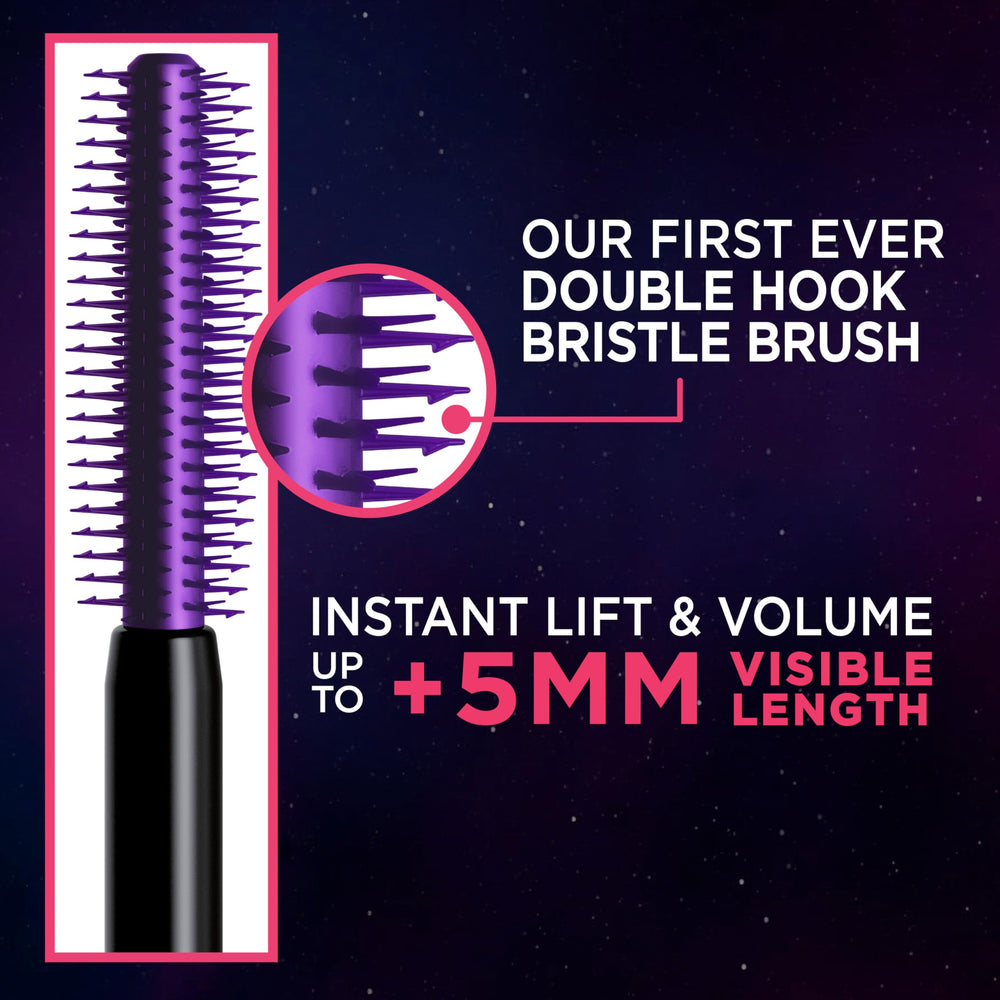 L’Oréal Paris Telescopic Lift wand usage showing lengthening action for dramatic lashes.