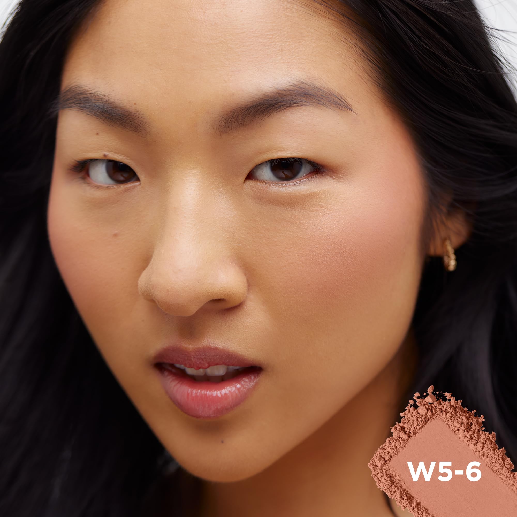 L'Oreal Paris True Match Subtle Sable powder texture close-up for a soft finish