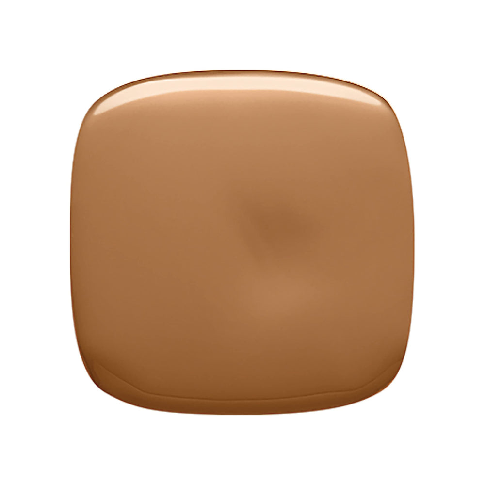 L’Oréal Paris True Match application on fingertips for effortless blending