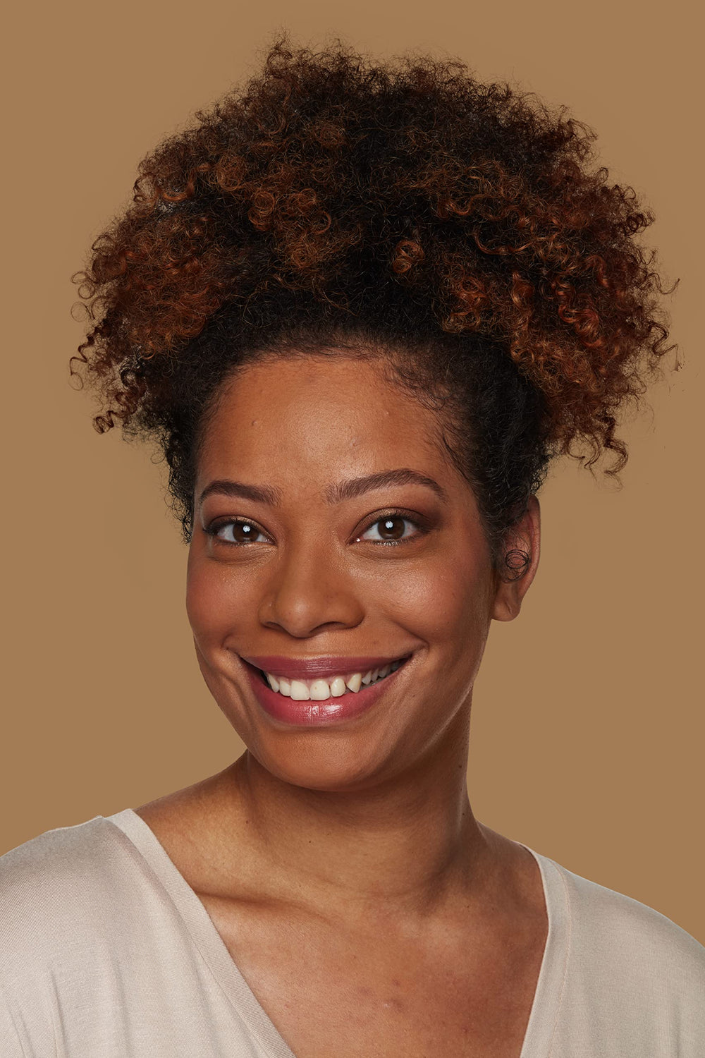 L’Oréal Paris True Match foundation displaying natural oil-free finish on skin
