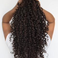 Love Ur Curls Moringa Oil visual highlights added shine and strength