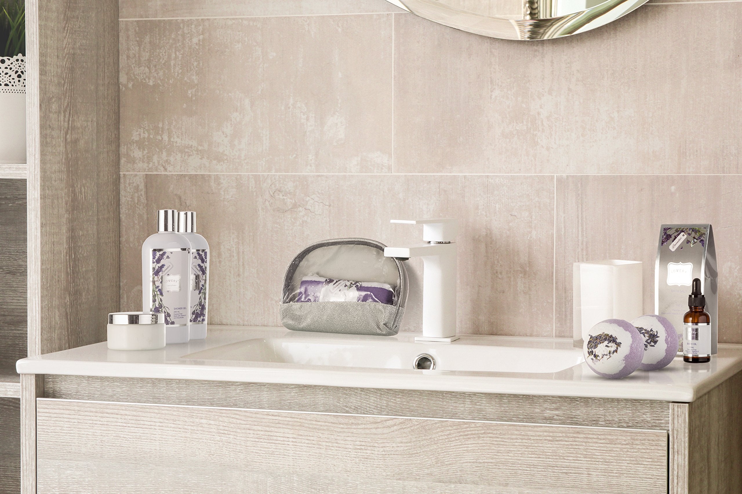 LOVERY bubble bath creates rich foam for a relaxing bath moment.