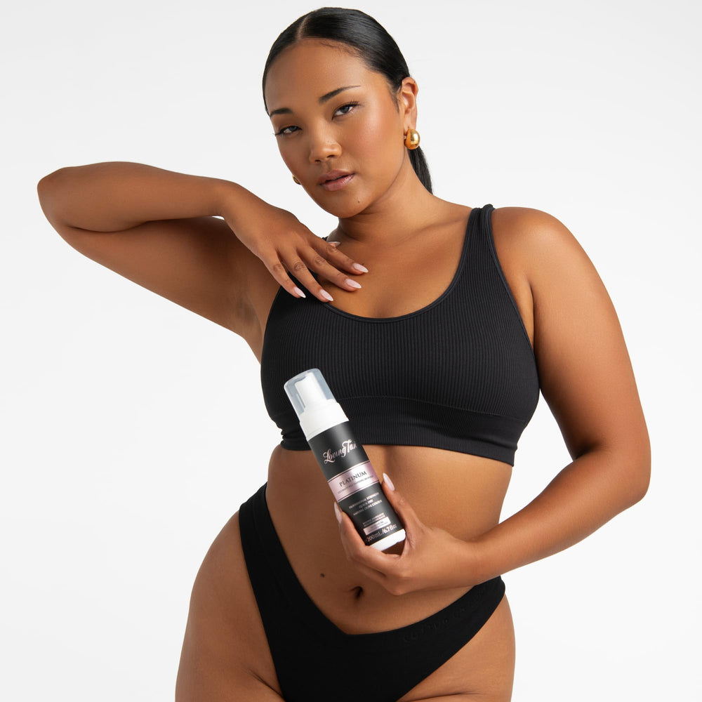 Loving Tan Deluxe Applicator Mitt for smooth, streak-free application