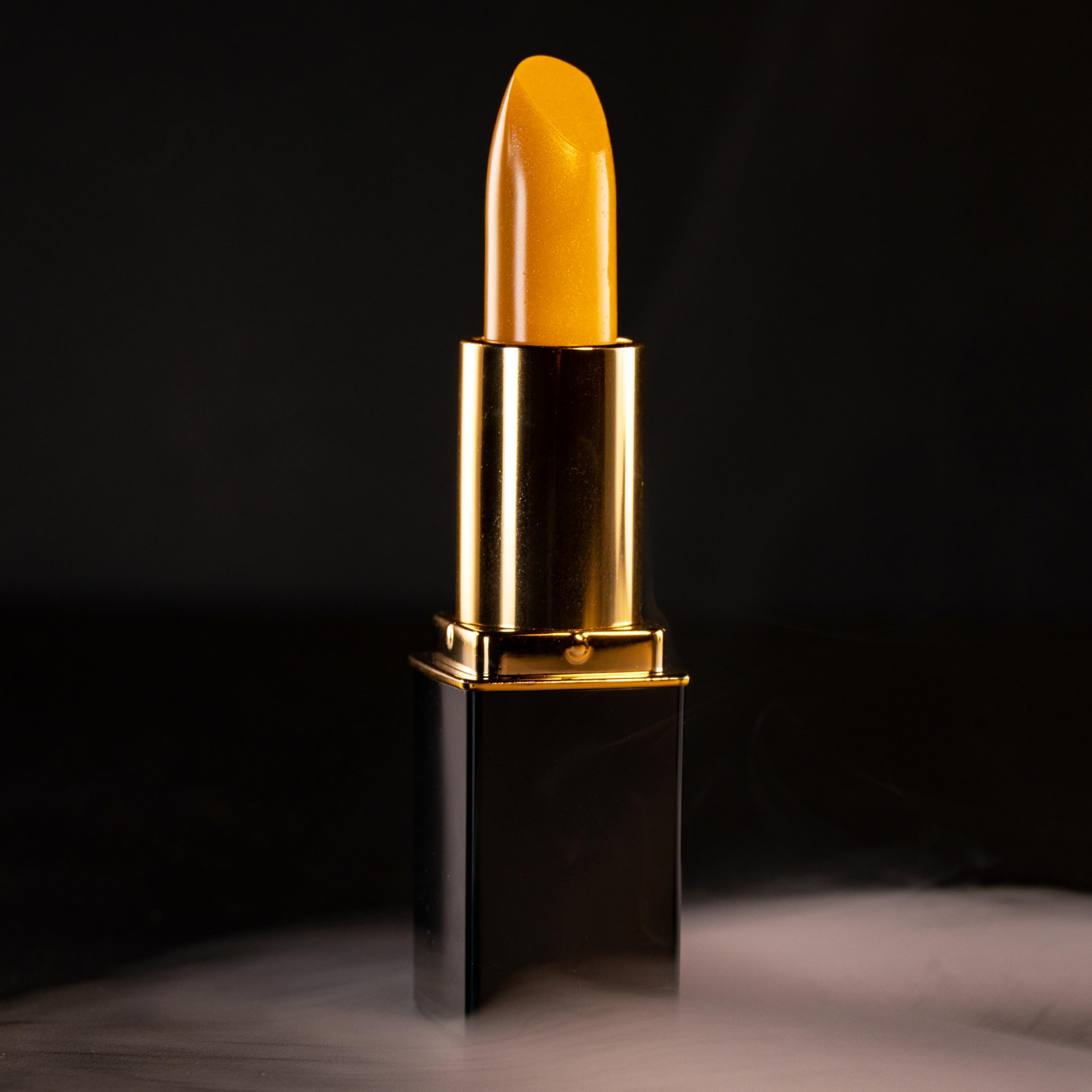 L'Paige LYW aloe-based formula nourishes lips with moisture-rich glide.