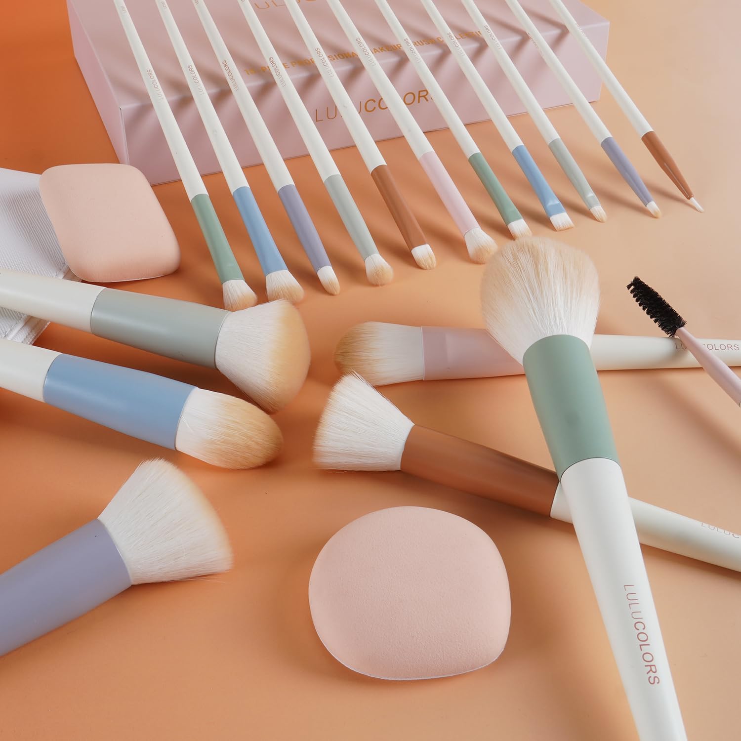 LULUCOLORS Colorful Series latex-free sponges enable smooth makeup blending.