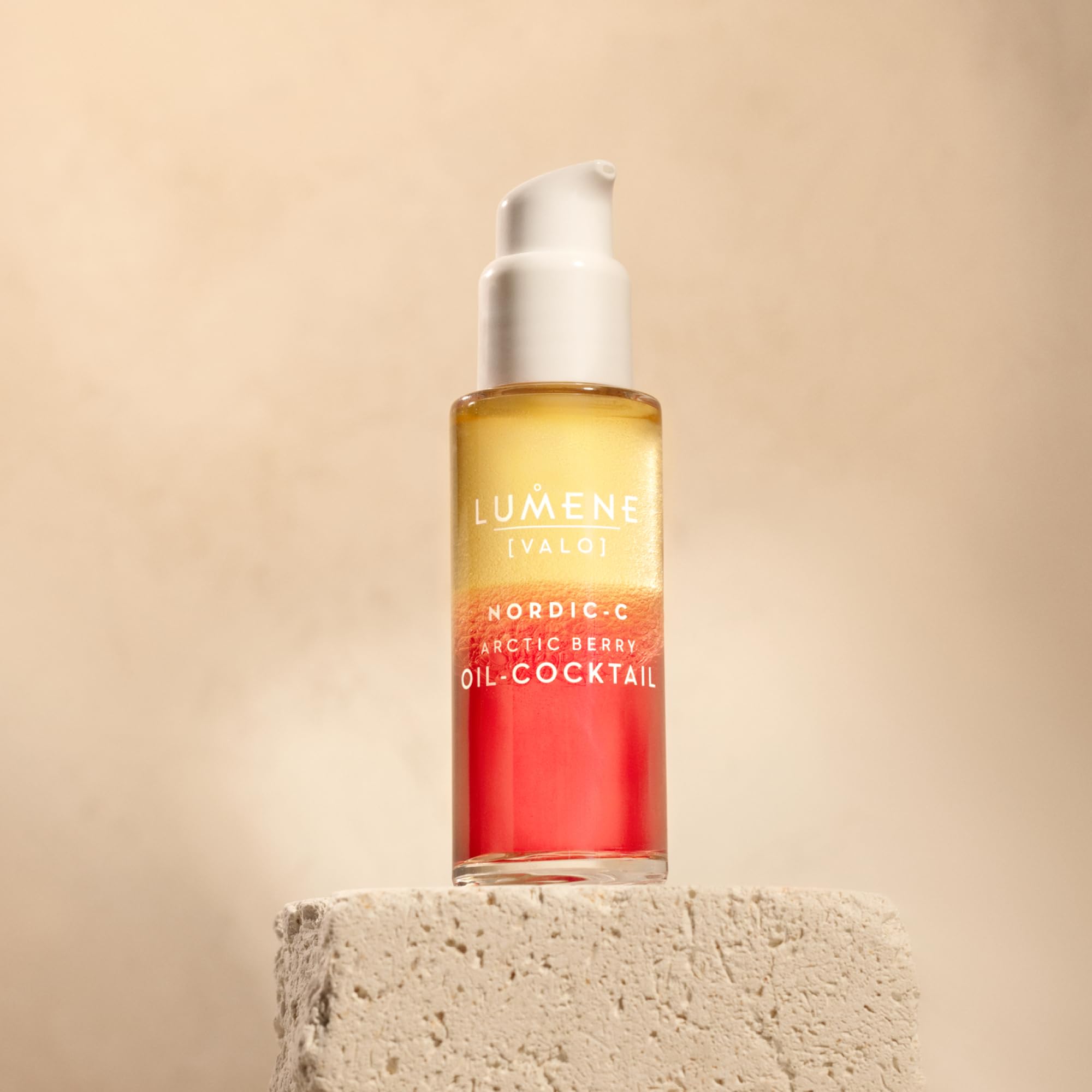 Lumene Nordic-C Valo Arctic Berry Face Oil ingredient blend featuring Arctic Cranberry Seed Oil