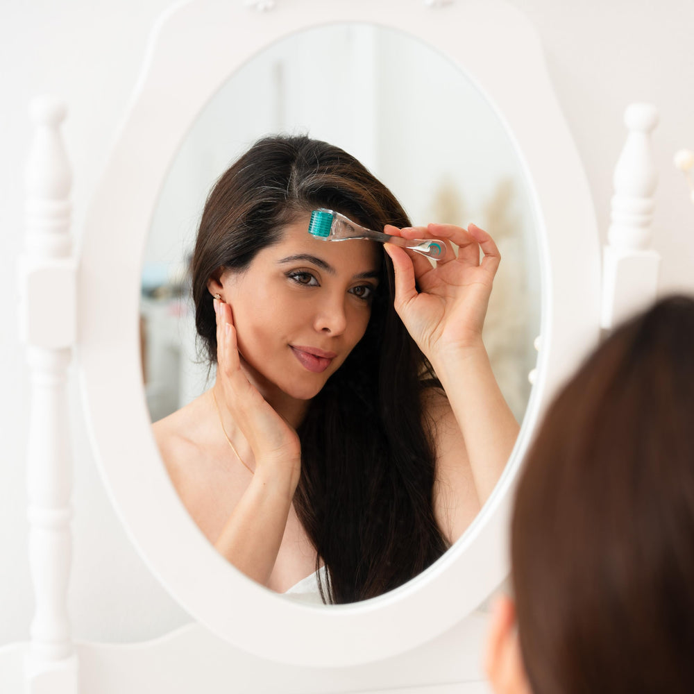 Lunèra derma roller protective-case image showcasing travel-friendly storage.