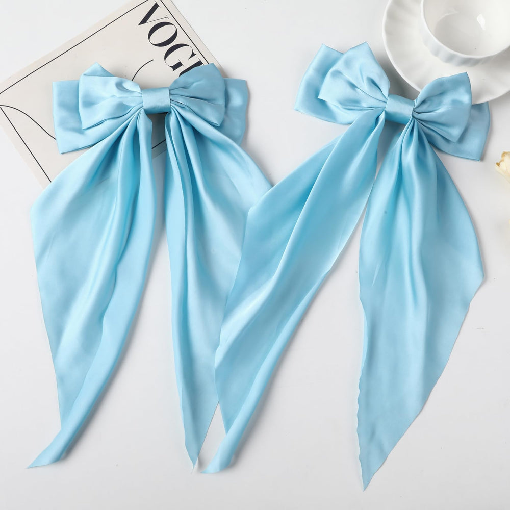 LuSeren bow clip spring outfit styling shown for casual occasions.