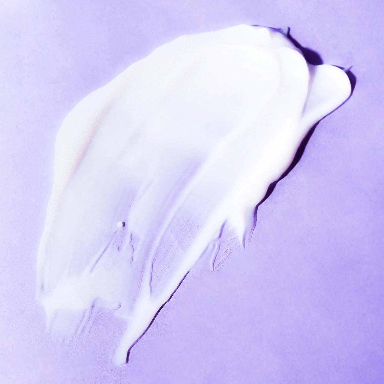 Luseta Biotin Leave-In Conditioner packaging close-up highlights nourishment for dry hair.