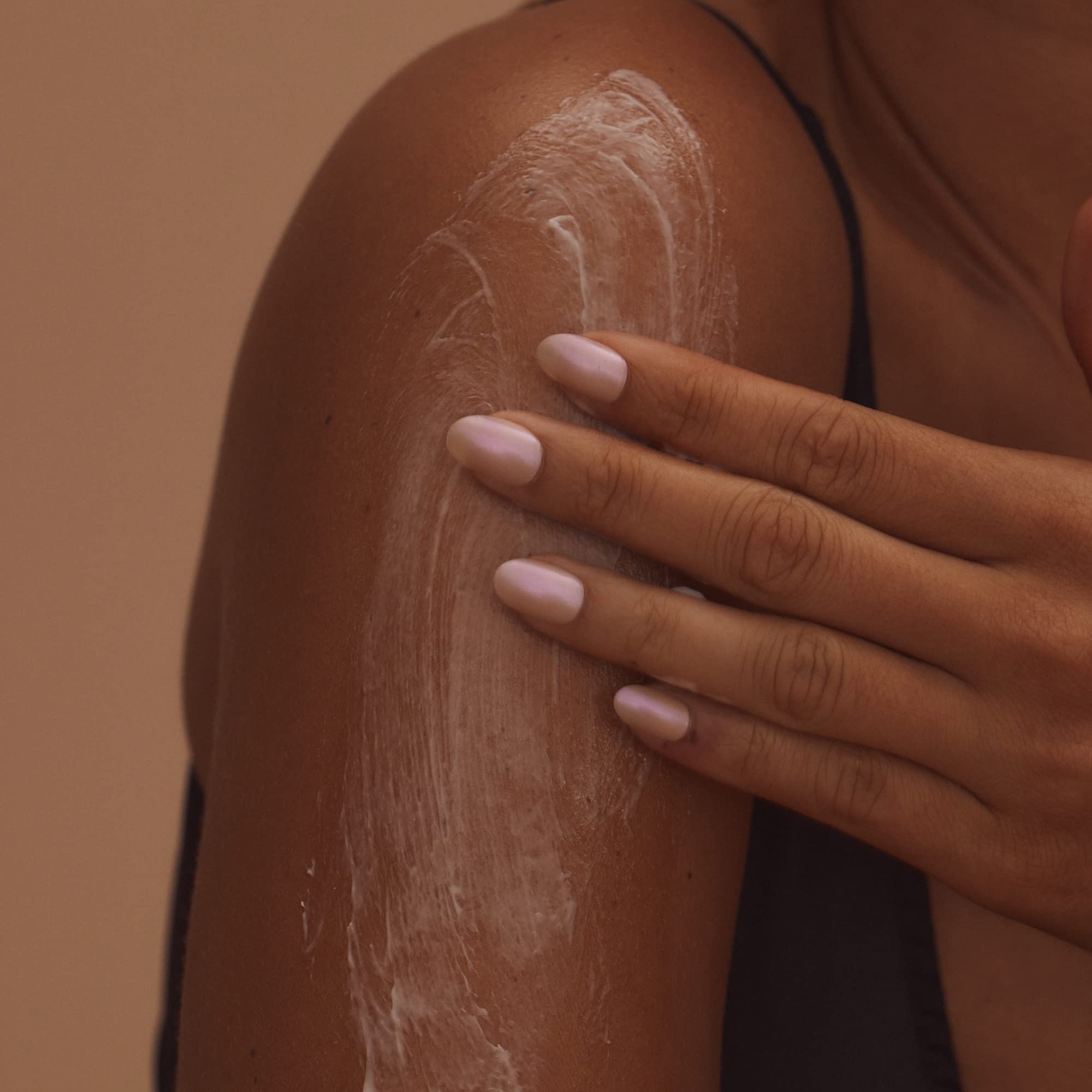 Lux Unfiltered N°14 vegan and cruelty-free label signals clean beauty choice.