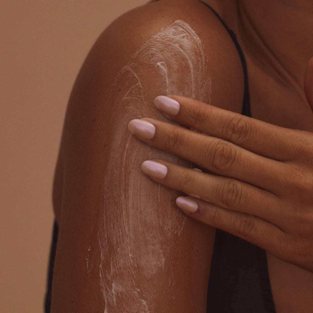 Lux Unfiltered N°14 vegan and cruelty-free label signals clean beauty choice.