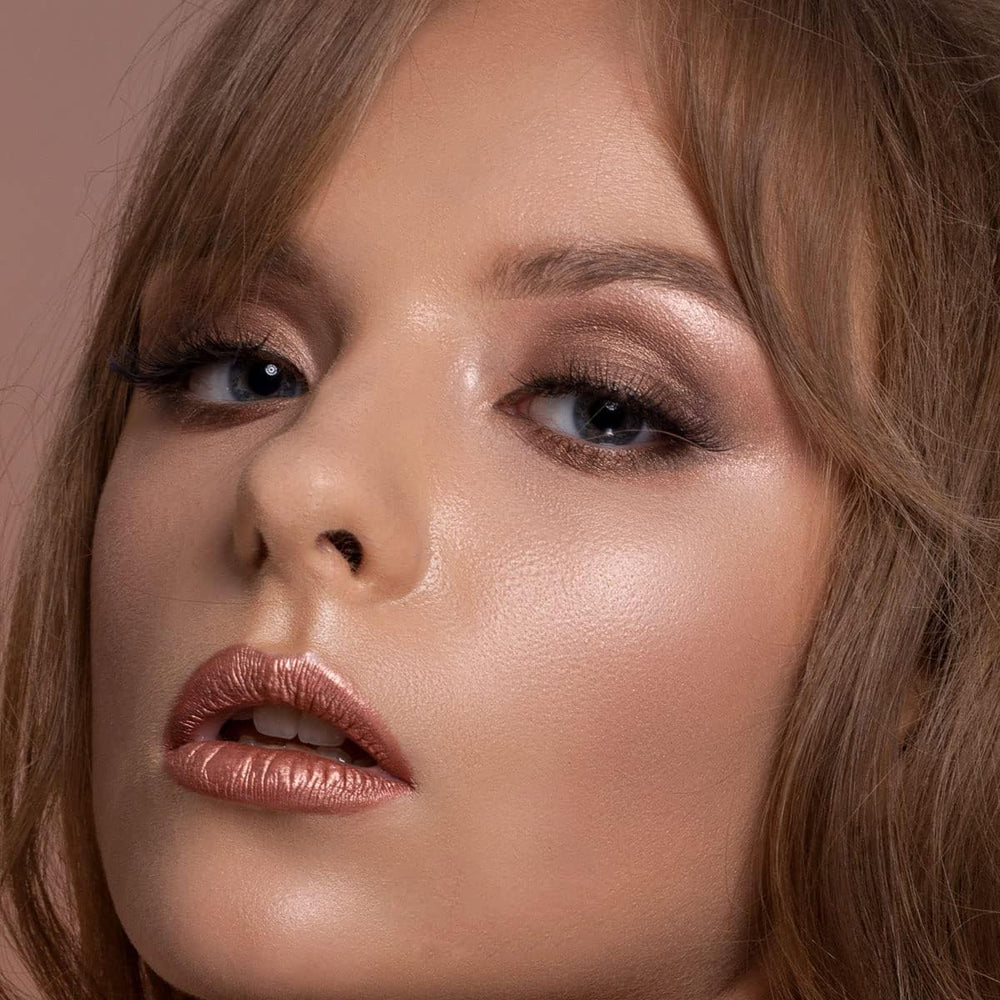 Luxaza matte shimmer eye shadow stick offers subtle definition and staying power.