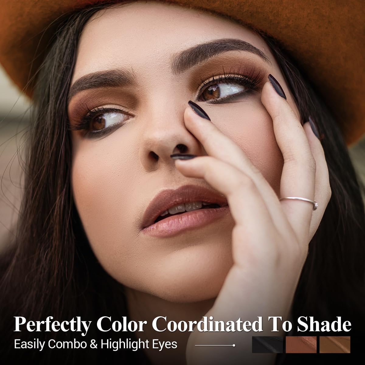 LUXAZA PRO built-in blending brush prevents color smudging in use