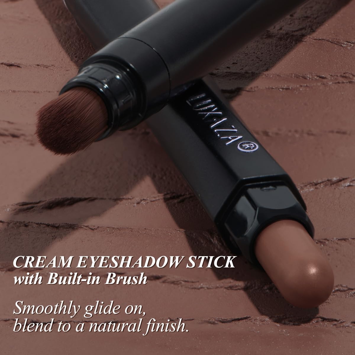 LUXAZA PRO built-in blending brush aids smooth color blending
