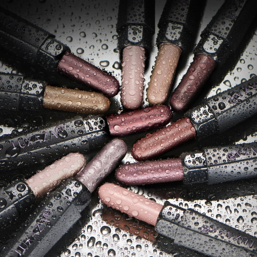 LUXAZA PRO metallic bronze smoky liner close-up for bold looks