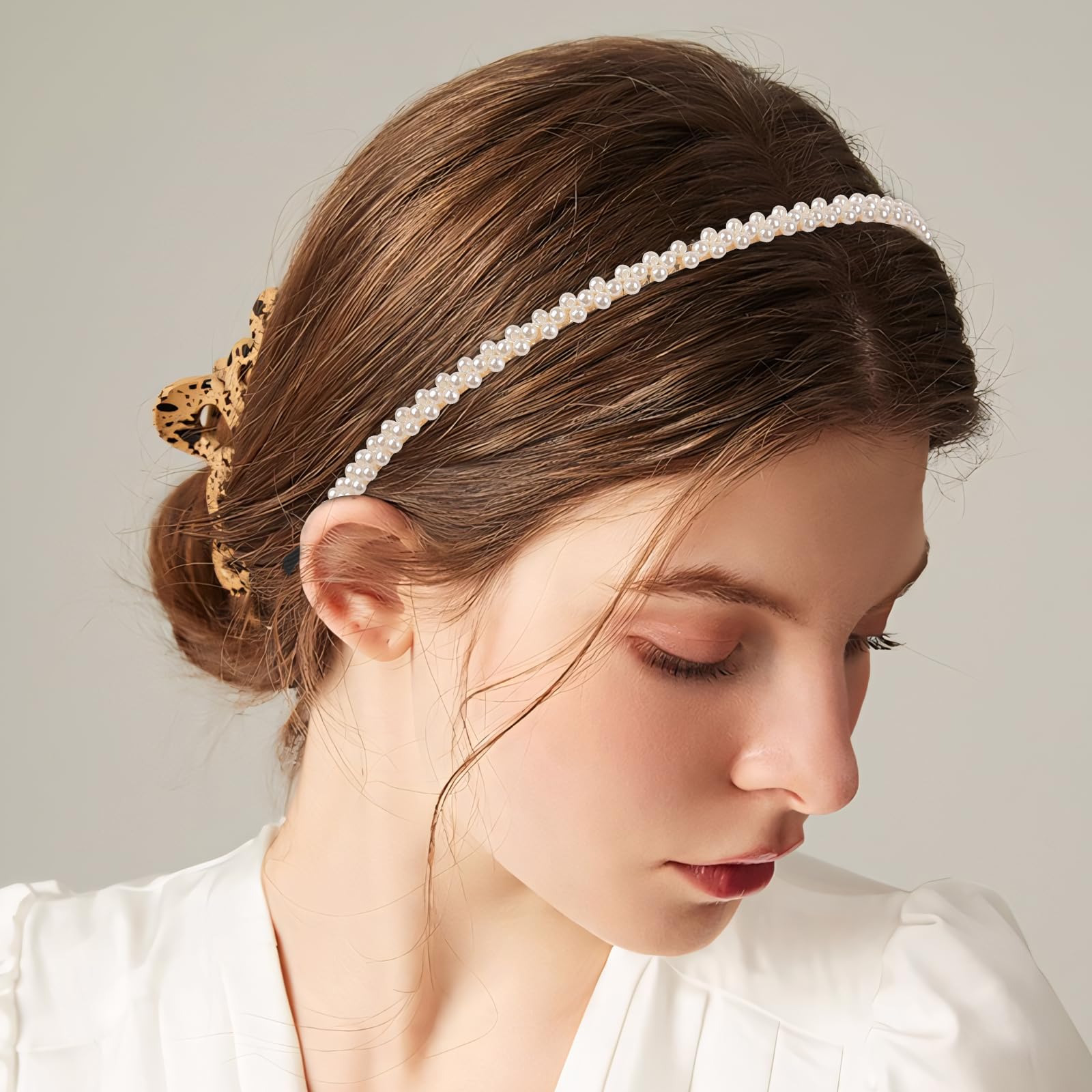 LYroo knotted headbands feature a playful detail with grip.