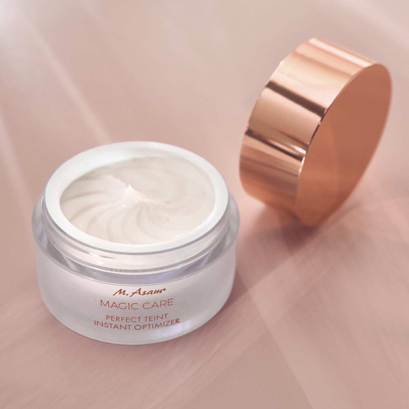 M. Asam Perfect Teint vegan peptide and retinol ingredients for anti-aging support