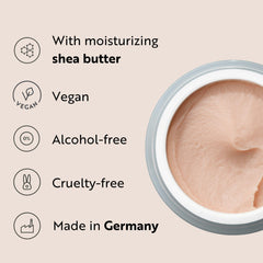 M. Asam Magic Finish Primer skin detail highlights minimized pores for a smoother look.