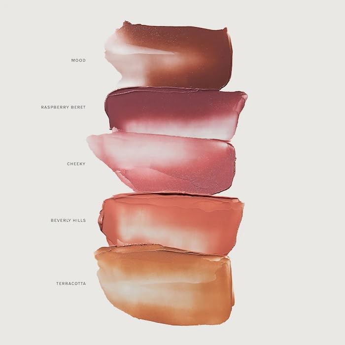 M Flush Balm Cream Blush applied to eyelids for a gentle, cohesive look