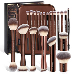 MAANGE 21-piece makeup brush set close-up in coffee case for travel-ready makeup