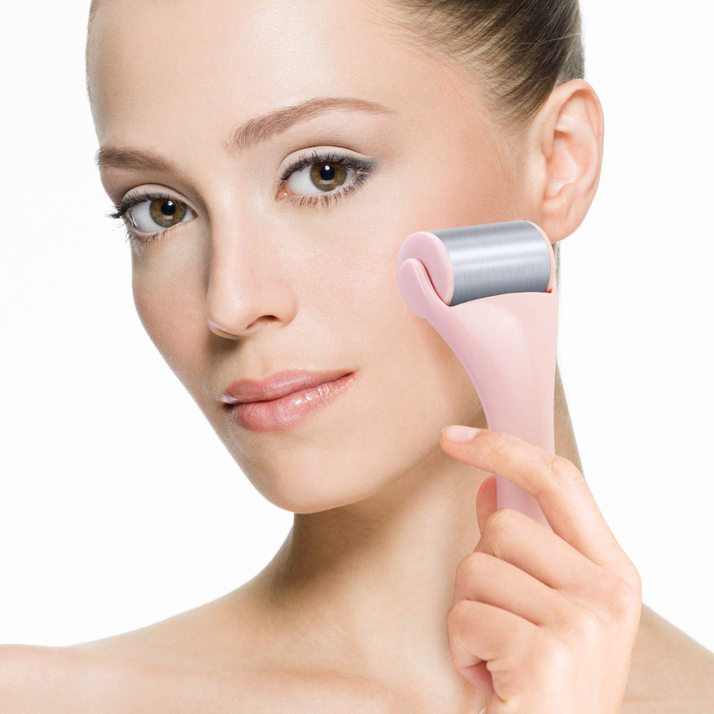MAANGE eye-roller-under-eye shows refreshing effect for fatigue.