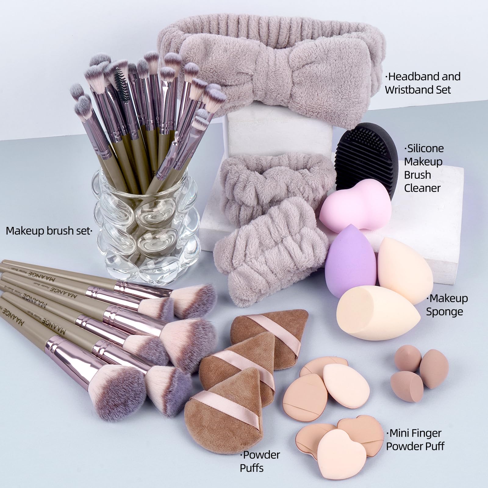 MAANGE foundation brush with soft synthetic bristles for a smooth, even finish.