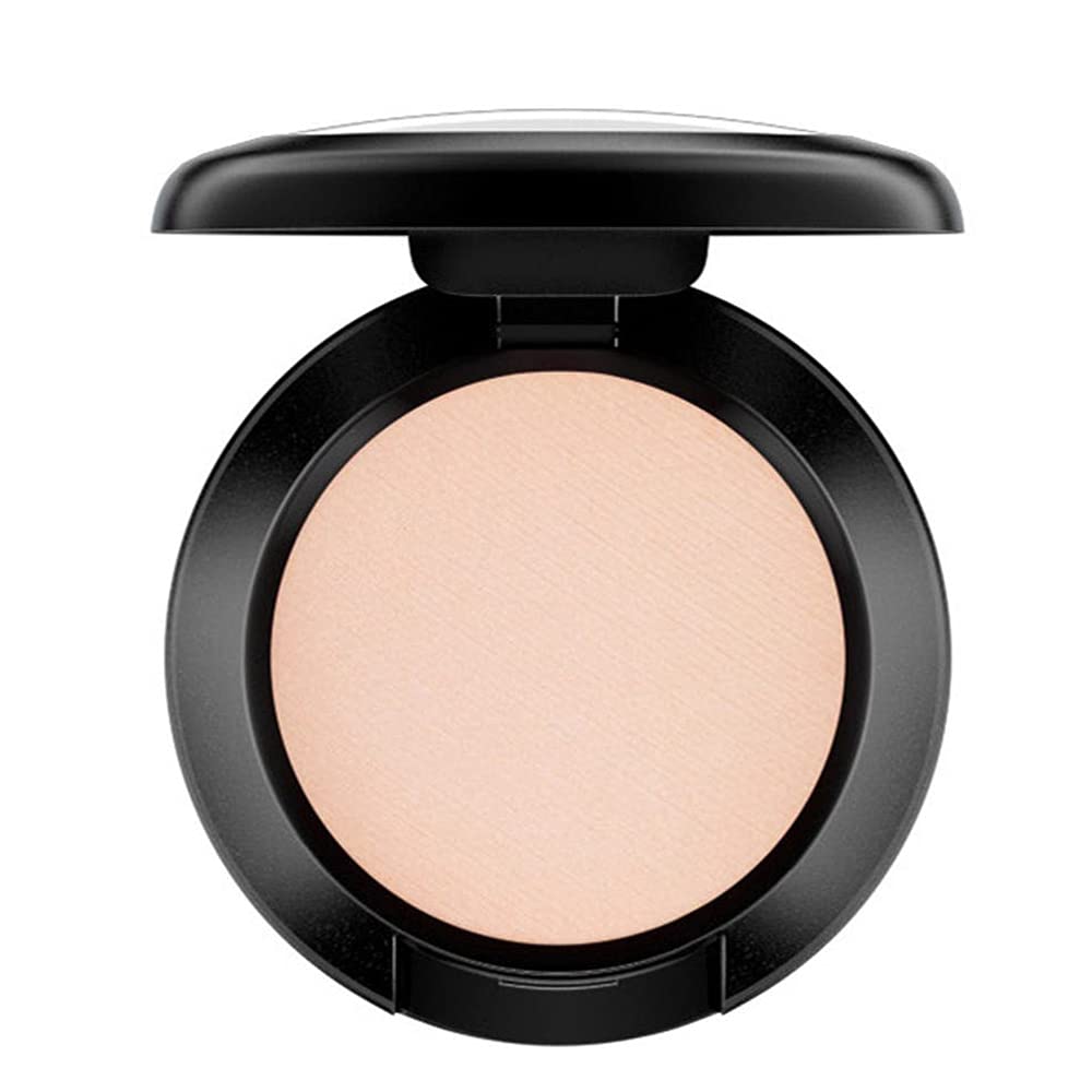 MAC Eye Shadow Brule swatch highlights rich pigment for vivid, blendable color.