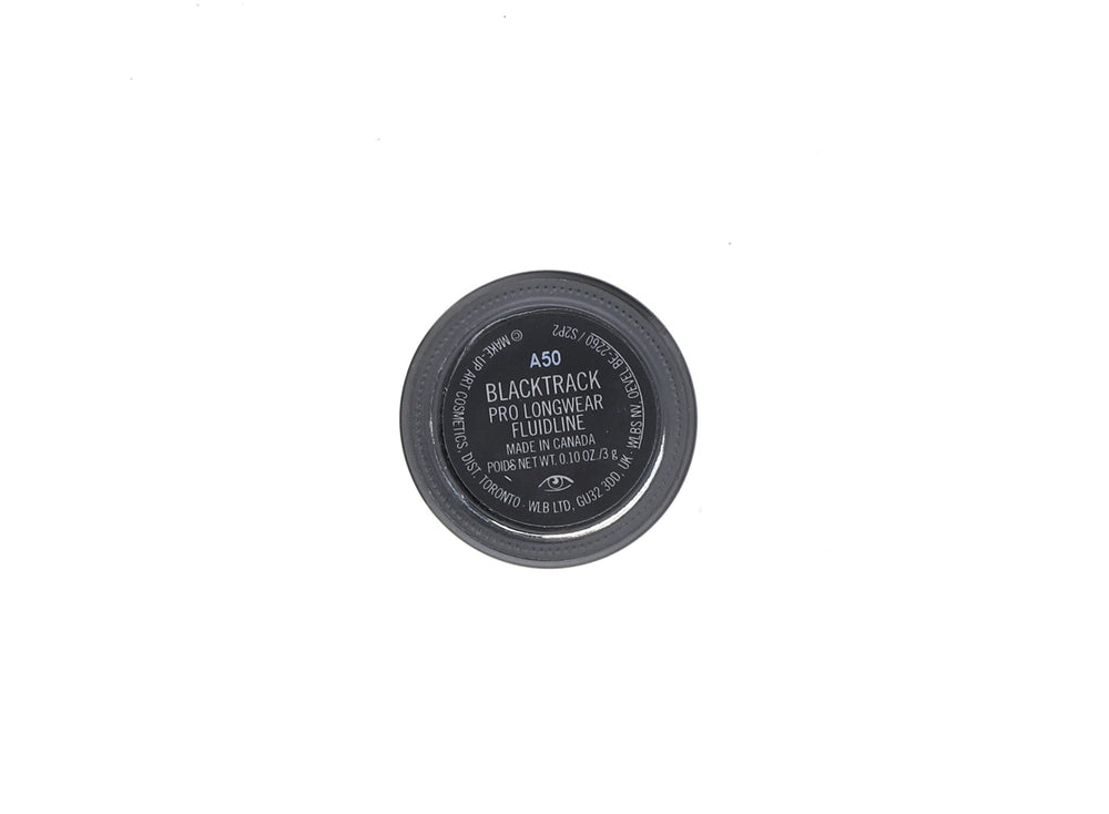 MAC Fluidline Blacktrack precision-application demonstrates clean, defined looks.