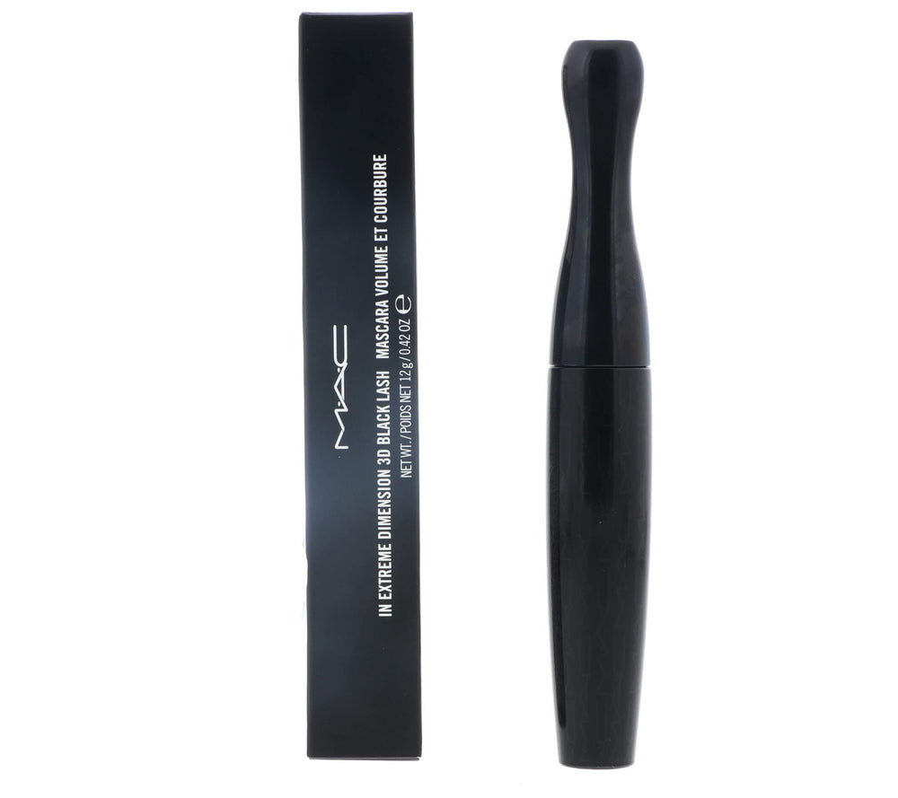 MAC In Extreme Dimension 3D lash closeup for dramatic volume and definition