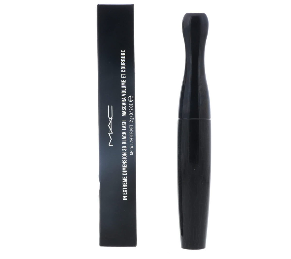 MAC In Extreme Dimension 3D lash closeup for dramatic volume and definition